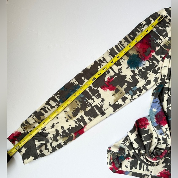 ODDY Top Sweater Womens Sz Large Knit Pullover Black and White Geometric design - Picture 12 of 12